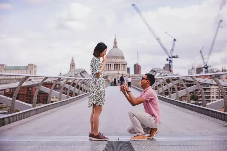 Proposal photography on The Millennium Bridge