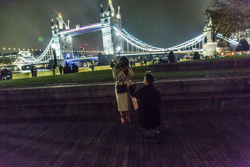 Proposal photography at Tower Bridge