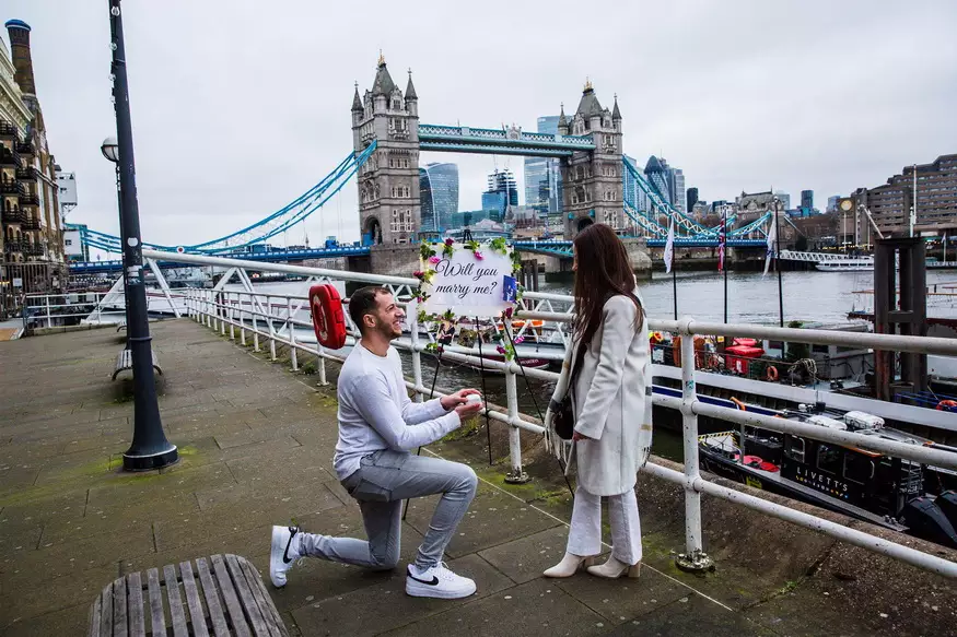 Proposal photography at Tower Bridge