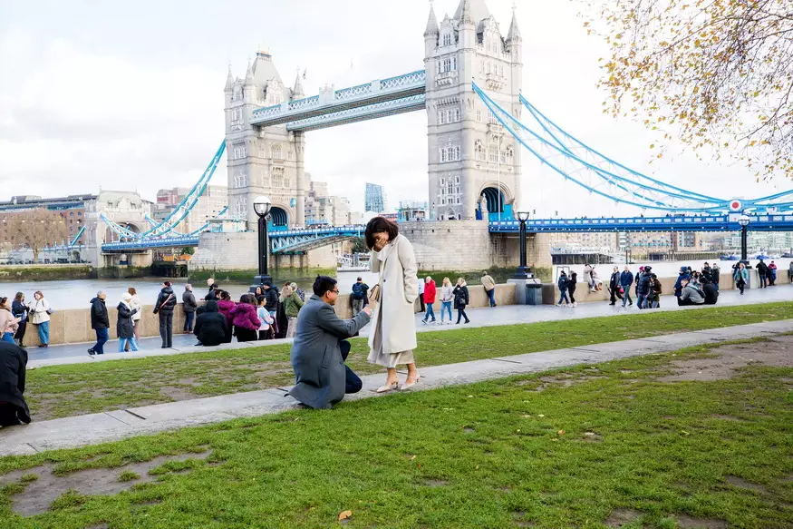 Proposal photography at Tower Bridge