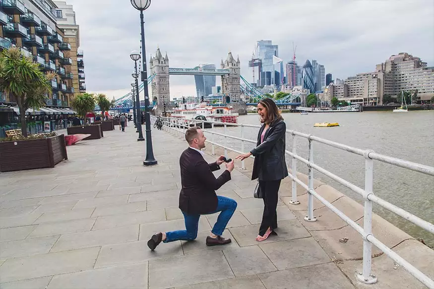 Proposal photography at Tower Bridge